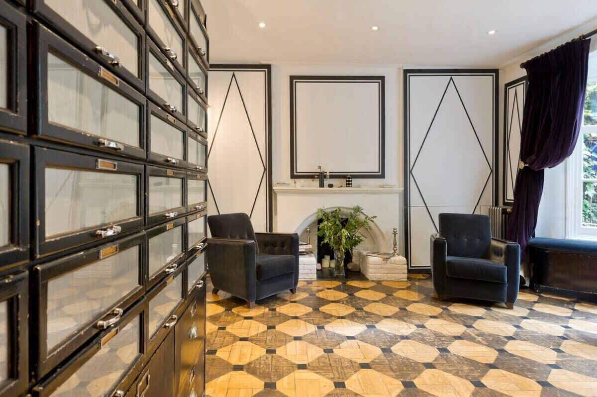 House (5 Bedrooms) | Interior