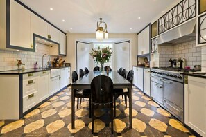 House (5 Bedrooms) | Interior - Stylish 5 Bed House in St. John's Wood/maida Vale (London)