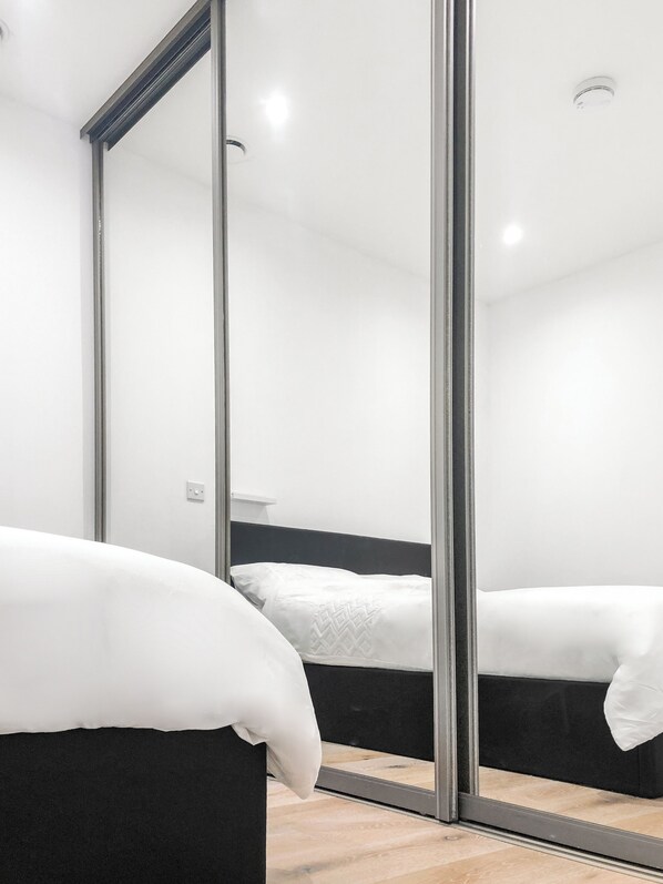 1 soverom, strykejern/-brett, reiseseng for barn og wi-fi