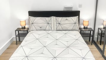 1 bedroom, iron/ironing board, travel cot, WiFi