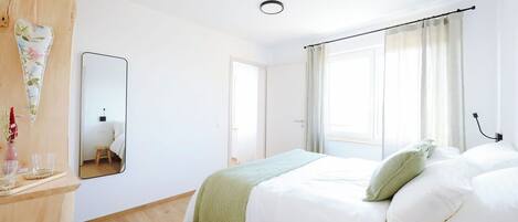 Family Room | Free WiFi