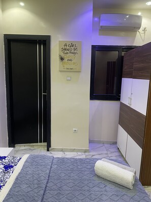 1 bedroom, WiFi, bed sheets