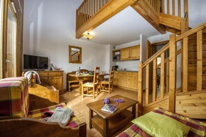 Living area - Swimming pool, sauna, balcony, parking, tv, ski locker, 36m², Saint Sorlin d'Arves (Saint-Sorlin-d'Arves)