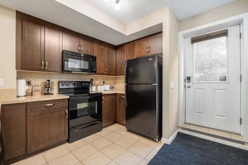 The Grande 1BD 1BA - Full Kitchen Guest Suite