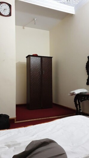 Deluxe Double Room, City View | Living area - Hotel Shahzad & Restaurant (Mianwali)
