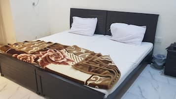 Chambre Double Deluxe, vue ville | Chambres insonorisées, fer et planche à repasser, Wi-Fi gratuit