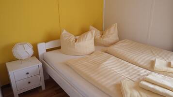 2 Schlafzimmer, Reisekinderbett, WLAN, Bettwäsche