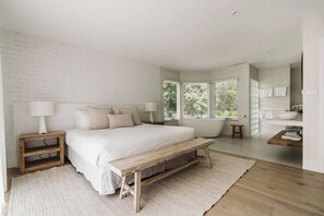 5 bedrooms, iron/ironing board, travel crib, WiFi