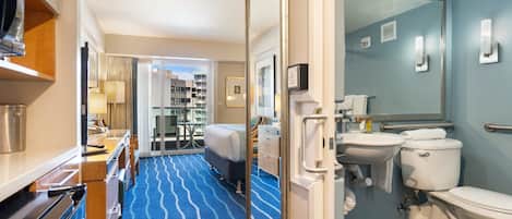 Desk, WiFi, bed sheets