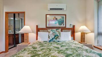 Iron/ironing board, bed sheets