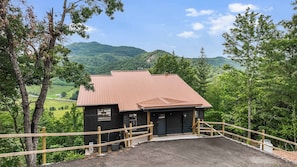 Exterior - Sunset Mountain Views | Indoor Pool | Hot Tub (Sevierville)