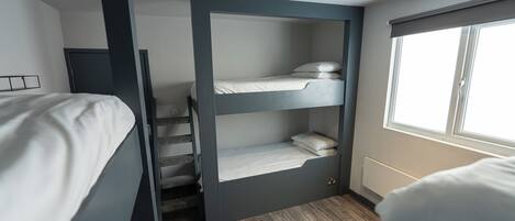 Strygejern/strygebræt, Wi-Fi, sengetøj