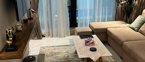 Una Smart TV, una chimenea