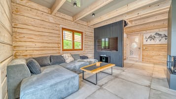 Smart TV, fireplace, video games