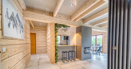 Lovely chalet with Jacuzzi in charming Zawoja