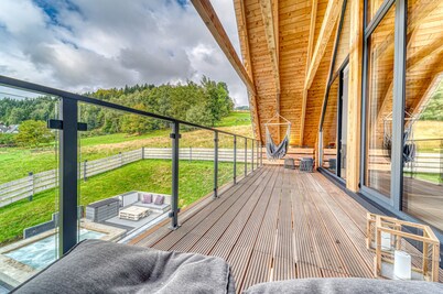 Lovely chalet with Jacuzzi in charming Zawoja