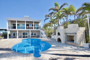 Pool - ☀️ Pet Friendly - Pool - Bayview Sunset Getaway ☀️ (Fort Myers Beach)
