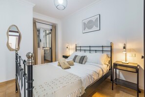 3 Schlafzimmer, Bügeleisen/Bügelbrett, WLAN, Bettwäsche
