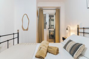 3 slaapkamers, een strijkplank/strijkijzer, wifi, beddengoed