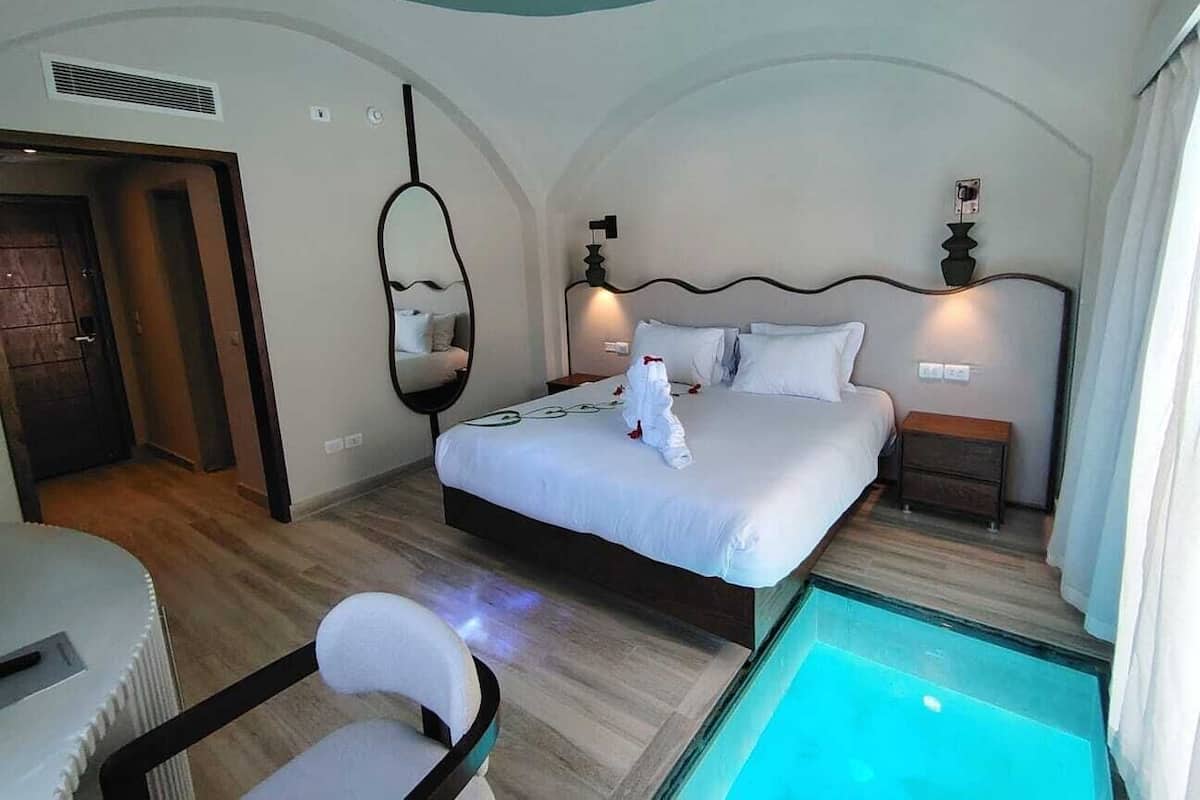 Bungalow, balcón, vista al lago | Cortinas blackout, wifi gratis y ropa de cama