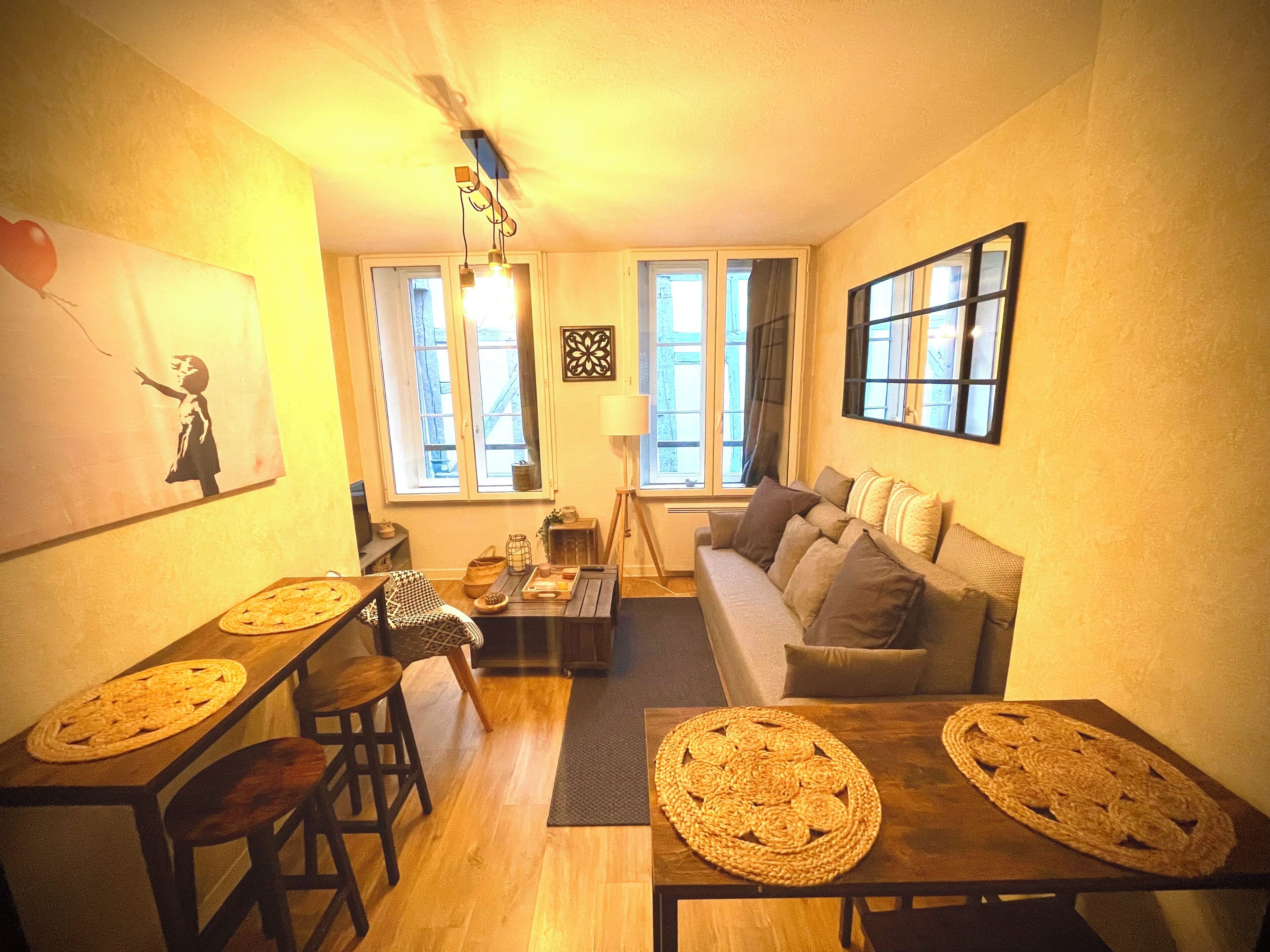 Deluxe Apartment | Living area