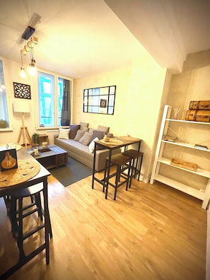 Deluxe Apartment | Living area | TV
