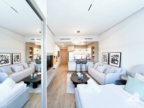 Apartment (0 Bedroom) | Interior - Rokane G25 Studio Modern Comfort With City Views (Dubai)