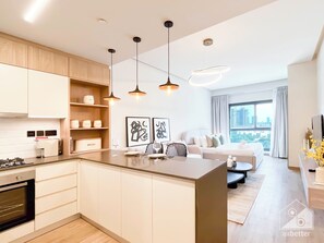 Apartment (0 Bedroom) | Interior - Rokane G25 Studio Modern Comfort With City Views (Dubai)