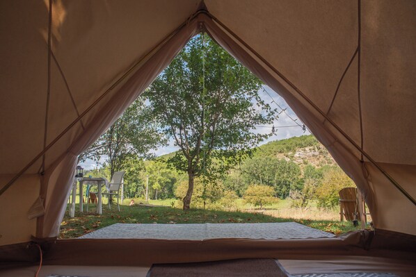 Property grounds - Dordogne Glamping - Bell tent VV6 (Bouzic)