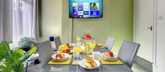 Central - 2br House - Free Parking - Garden