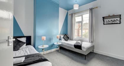 Central - 2br House - Free Parking - Garden