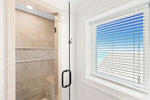 Spa - NEW Gulf Front with Heated Community Pool, Private Beach Access, Bikes and More (Inlet Beach)