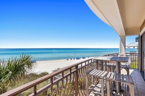 Outdoor dining - NEW Gulf Front with Heated Community Pool, Private Beach Access, Bikes and More (Inlet Beach)