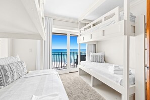 4 bedrooms, WiFi, bed sheets - NEW Gulf Front with Heated Community Pool, Private Beach Access, Bikes and More (Inlet Beach)