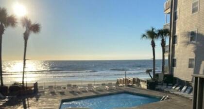 SeaMaster 110: Oceanfront 3 bed 3 bath condo