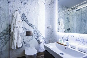 Luxury Studio, Balcony, City View | Bathroom - CORRAL DEL CARBON GG LUXURY HOTEL BOUTIQUE (Granada)