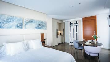 Luxe appartement, balkon, uitzicht op de stad | 1 slaapkamer, een laptopwerkplek, geluiddichte muren, gratis wifi