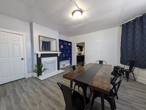 تناول الطعام