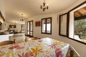Dining - Villa Ines, detached villa, 5 bedrooms, sea view, South Sardinia (Torre Delle Stelle (Maracalagonis))