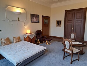 2 bedrooms, iron/ironing board, travel crib, free WiFi