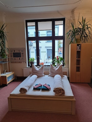 2 chambres, fer et planche à repasser, lit parapluie, Wi-Fi gratuit