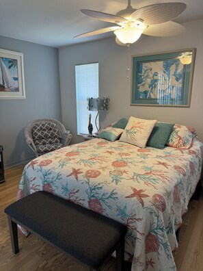 3 bedrooms, desk, iron/ironing board, WiFi - Heated pool home. Desirable 3-bedroom located in CapeCoral loads of extras! (Cape Coral)