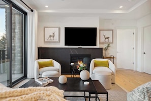 Smart TV, fireplace - Frontgate 228 - 3 Bedroom Residence (Avon)