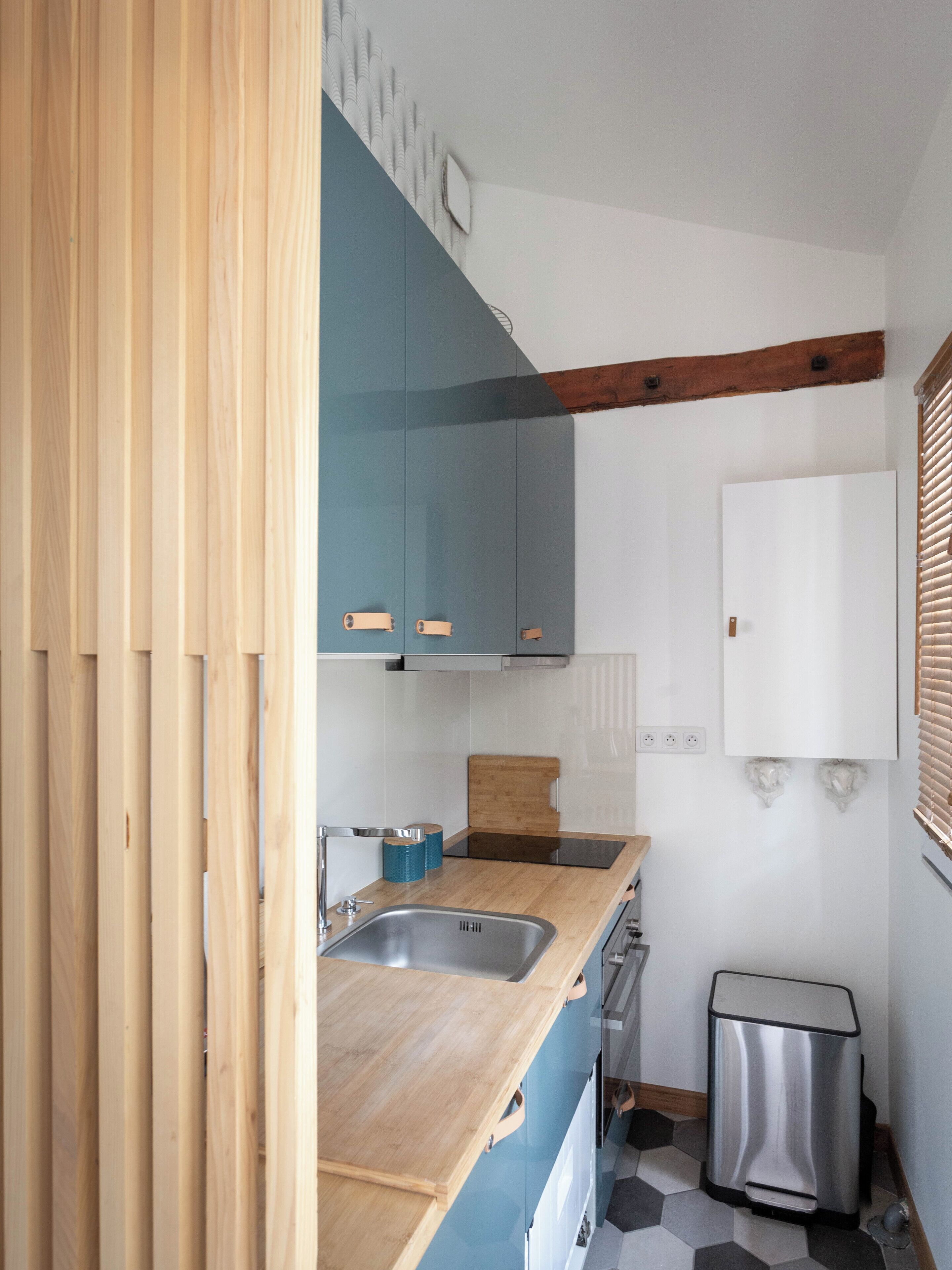 Cookware/dishes/utensils, spices