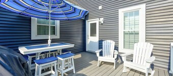 Spacious 4-bedroom house near Schafer Lake minutes off I-94. High Speed Wi-Fi.