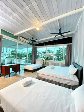 Family Quadruple Room, Partial Sea View | Room amenity