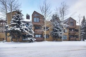Exterior - Pet Friendly, Short Walk to Lifts, Hot tub AN202 (Copper Mountain)