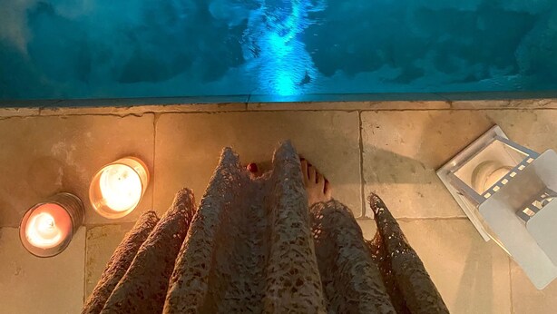 A rectangular pool with a blue water feature and a stone border. - La mia Volta in Ostuni (Ostuni)