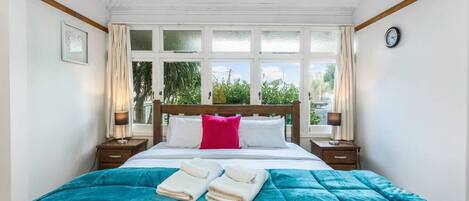 4 habitaciones, tabla de planchar con plancha y wifi gratis