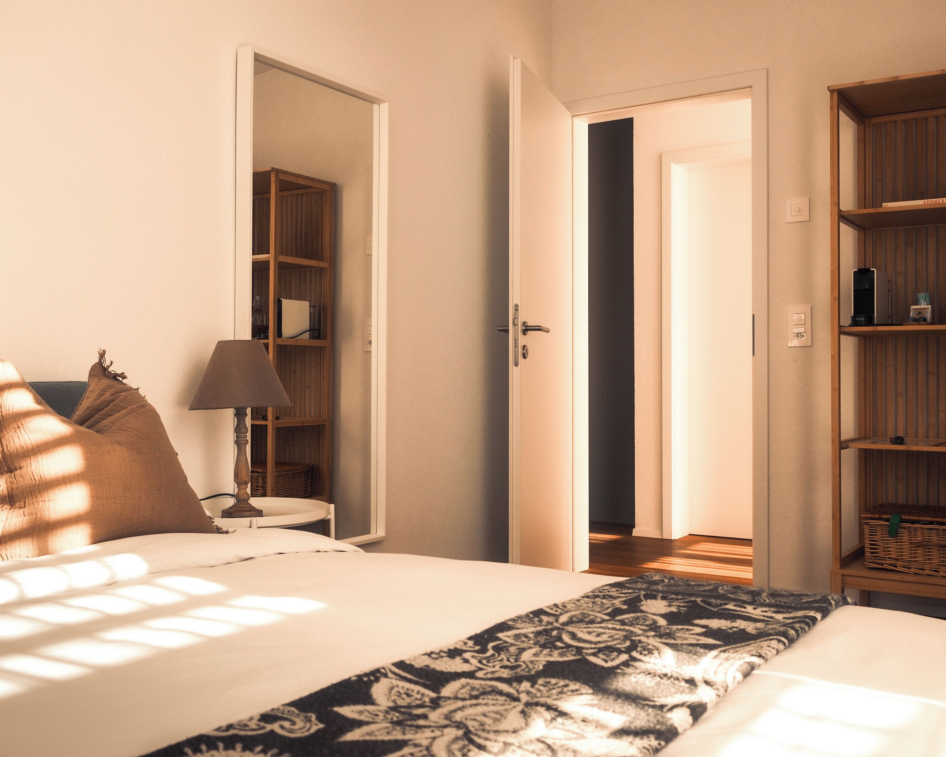 2 多间卧室、办公桌、免费 WiFi、床单